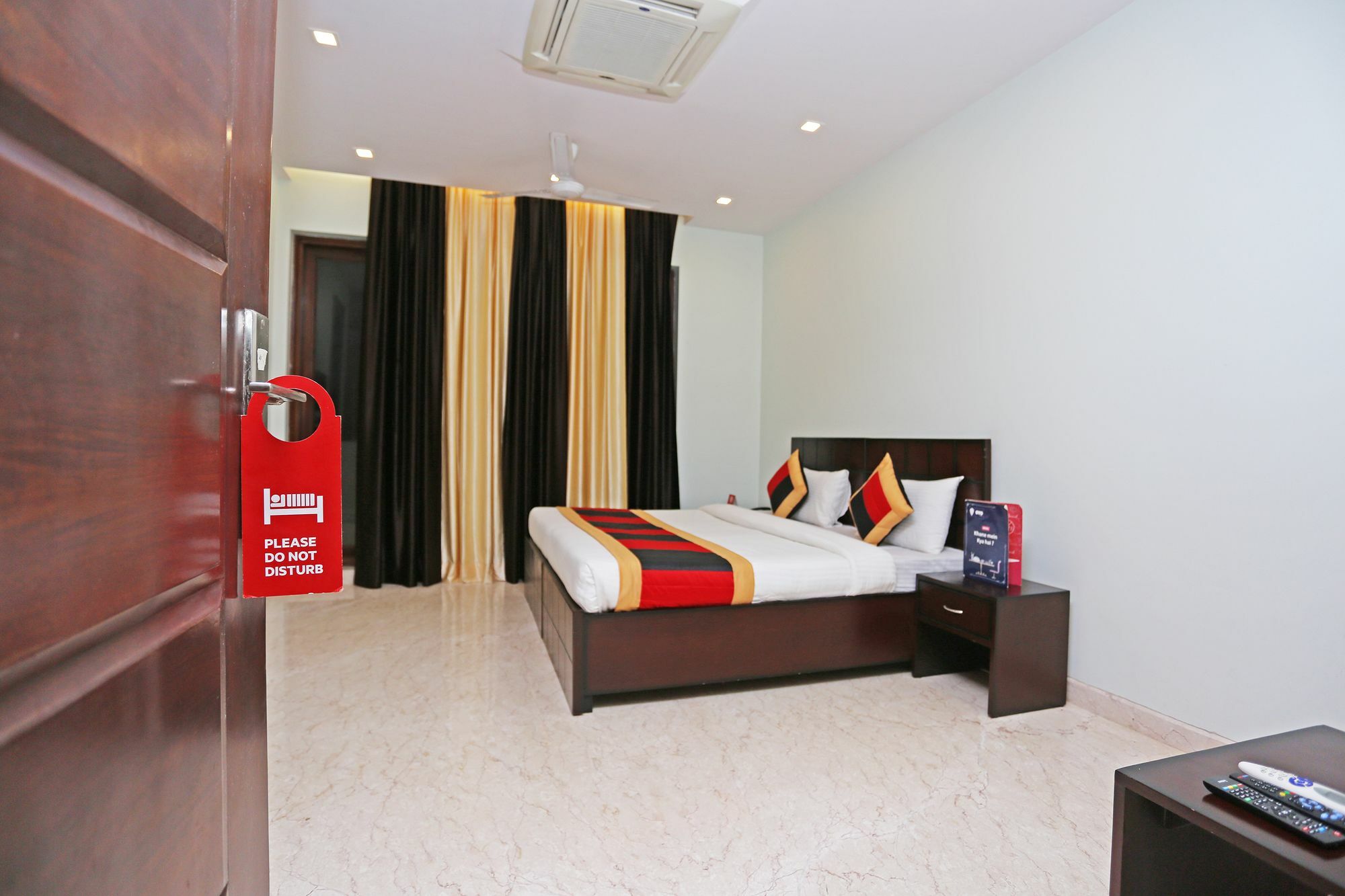 Oyo 9664 Sector 48 Hotel Gurgáon Kültér fotó